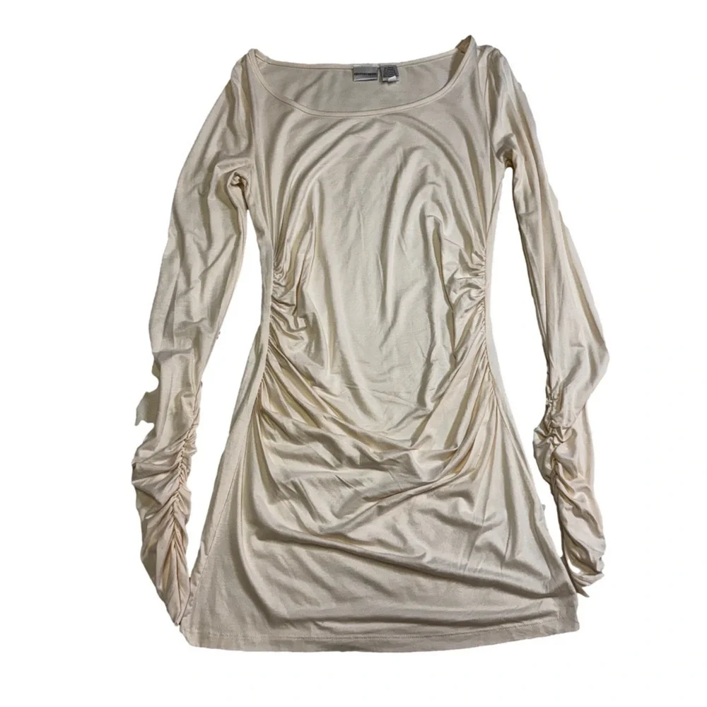 Newport News Cream Long Sleeve Top, Size Small Ruching on Sides and Sleeves NWOT - Picture 3 of 13